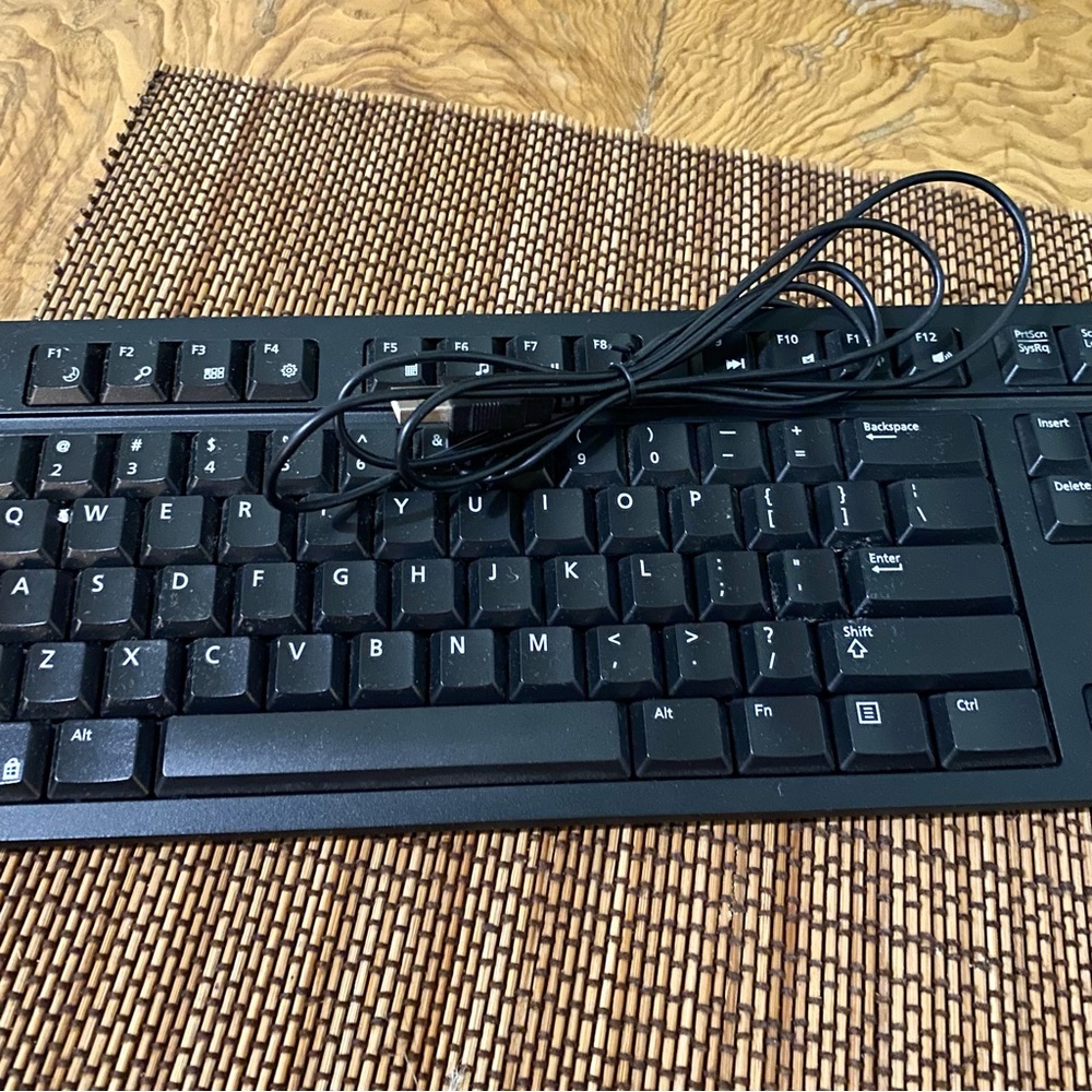 Insignia Full-size Wired USB Keyboard - Black - Picture 7 of 8